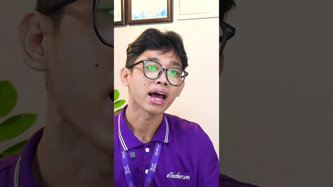 Gia sư báo cáo tiến độ học tập cho phụ huynh