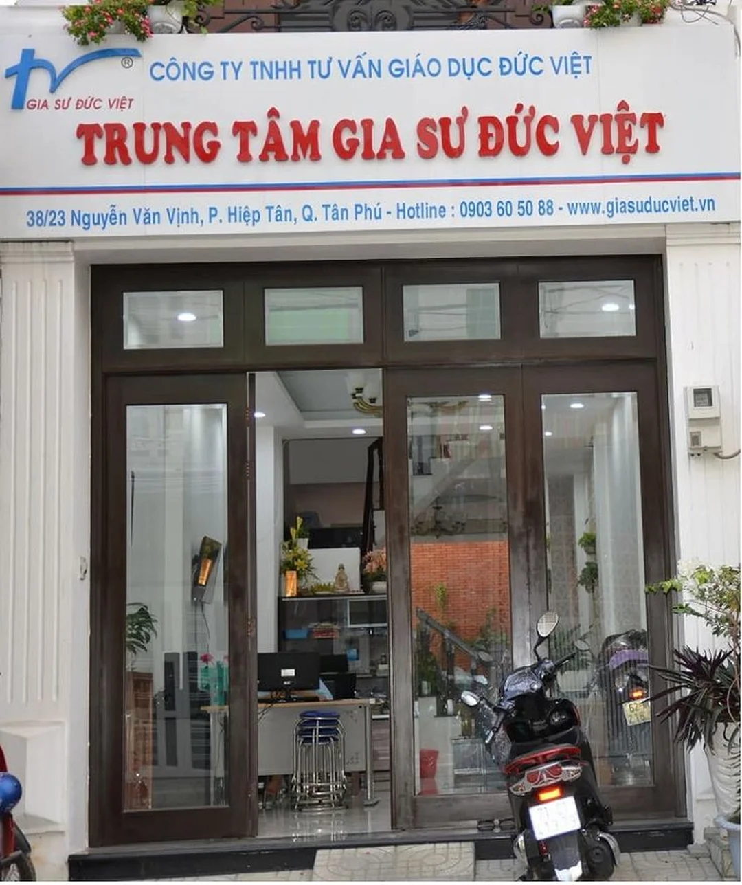 Gia sư Đức Việt hướng dẫn học sinh xây dựng lộ trình học