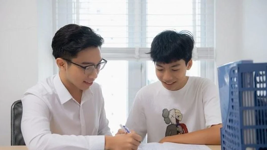 gia sư luyện thi đại học hướng dẫn học sinh tại nhà