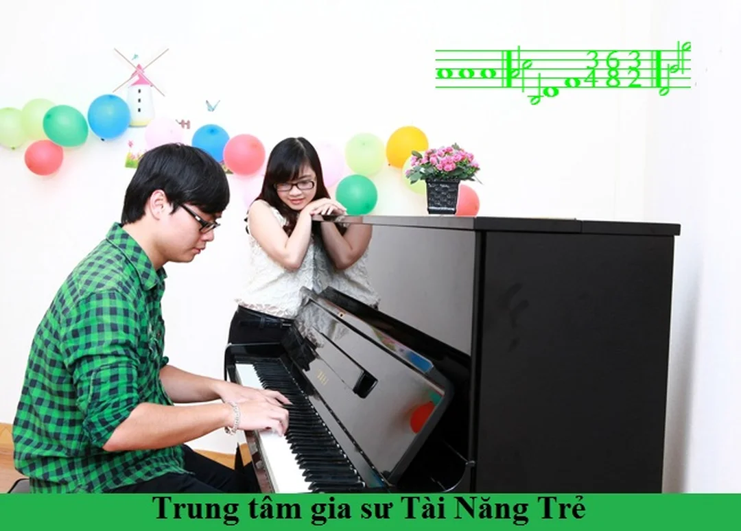gia sư piano Hà Nội hướng dẫn học viên học đàn tại nhà