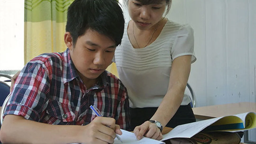 gia sư tiếng anh tại nhà kèm học sinh làm bài tập