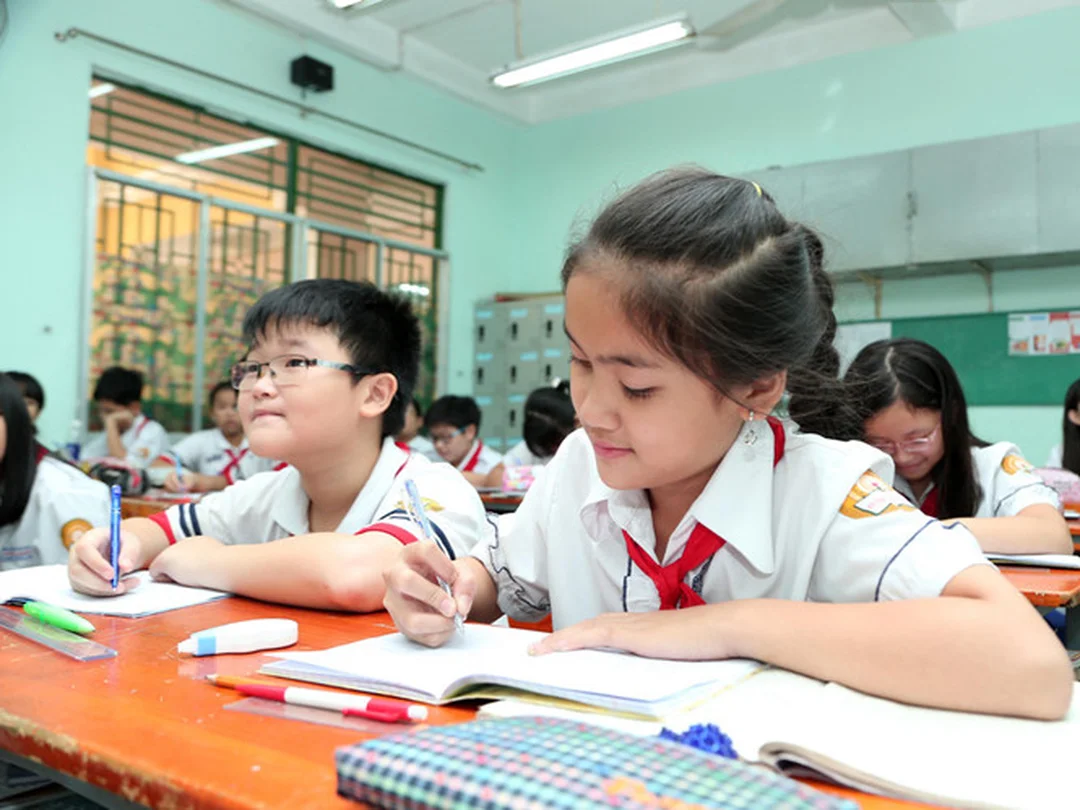 Gia sư Toán lớp 8 tại nhà gia sư toán lớp 8 tại nhà hướng dẫn học sinh làm bài kiểm tra