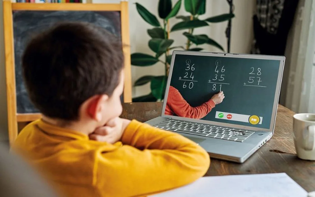 gia sư toán online dạy Toán bằng tiếng Anh và bảng tương tác